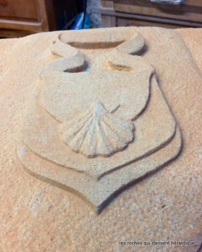 Blason. Les roches qui dansent