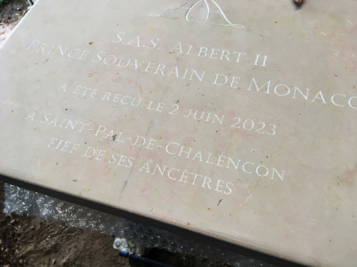 Gravure Prince Albert II de Monaco. Les roches qui dansent