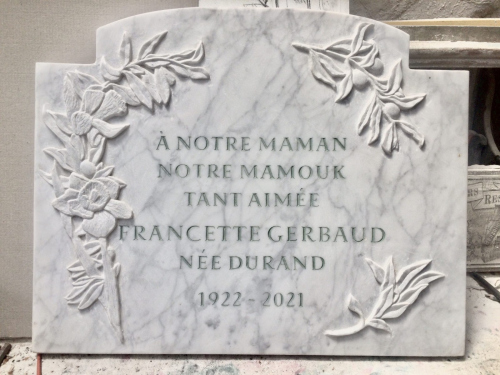 plaque marbre gravée. Les roches qui dansent