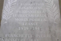 Plaque funéraire. Les roches qui dansent