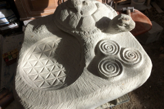 sculpture abreuvoir a oiseau. Les roches qui dansent